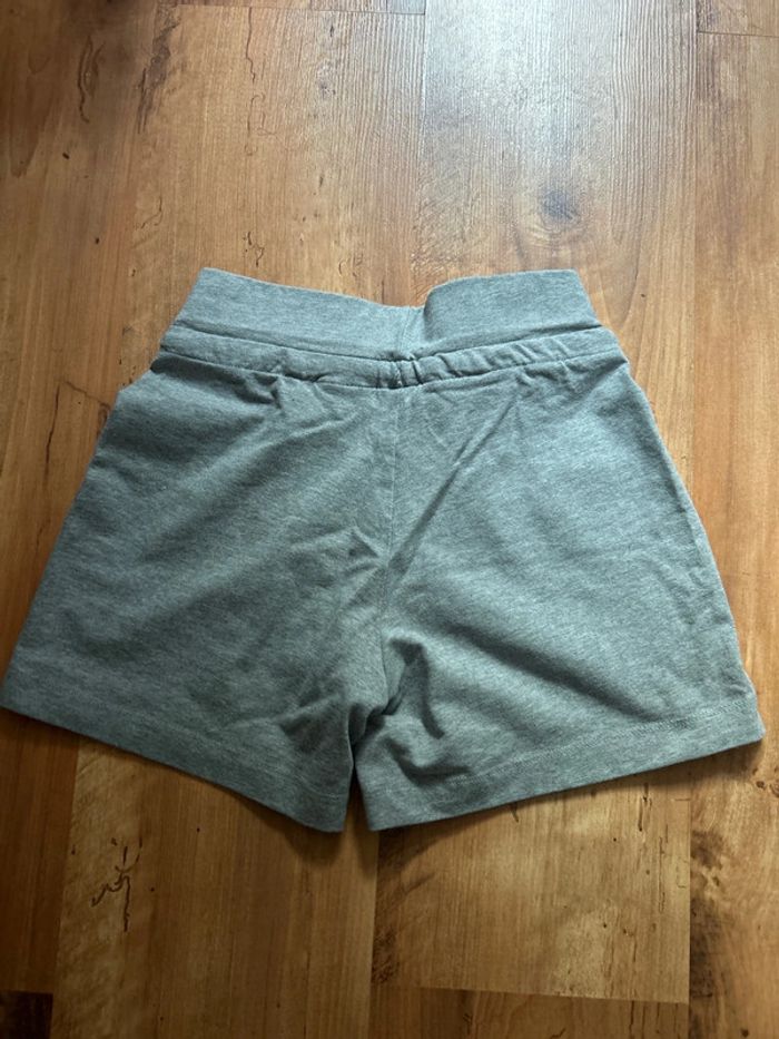 Short de sport gris Nike - taille XS - photo numéro 4
