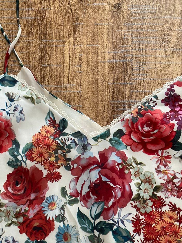 Debardeur fleuri taille 38 Stradivarius - photo numéro 2