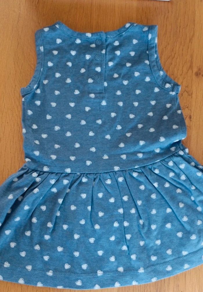 Robe taille 1 an en très bon état - photo numéro 3