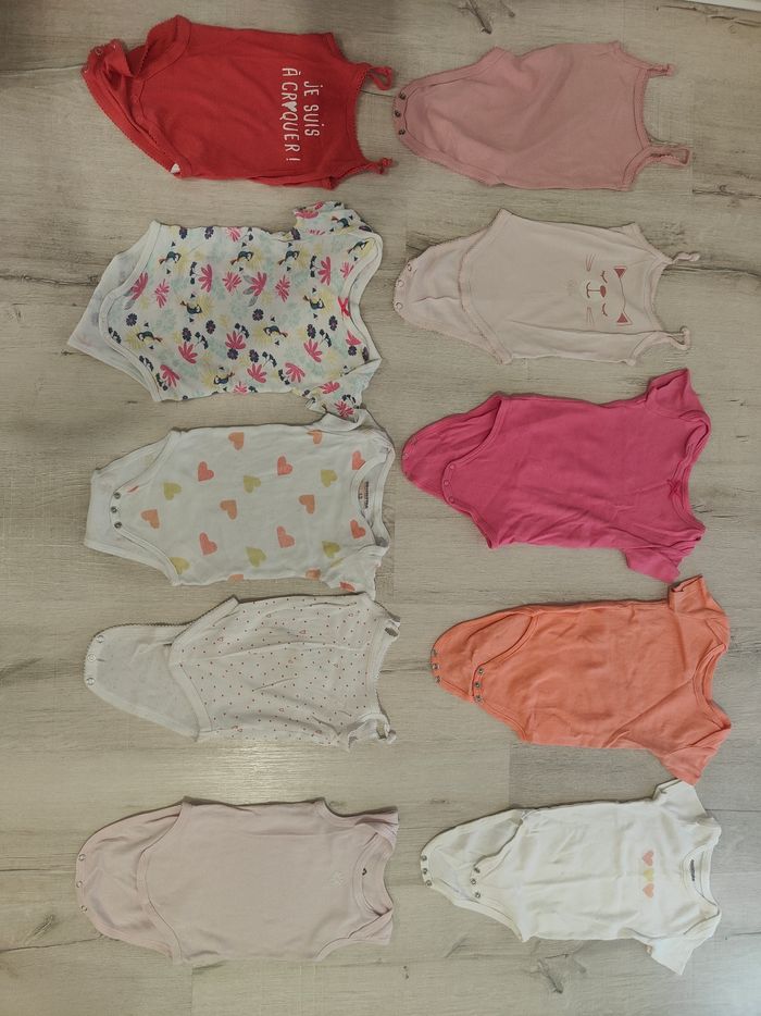 Lot 60 vêtements bébé fille 6-12mois - photo numéro 2