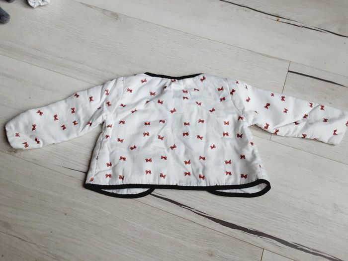 Vêtement bébé fille gilet blanc motifs nœuds Marèse 6 mois - photo numéro 4