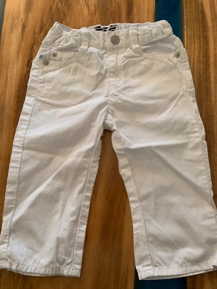 Pantalon blanc Armani Baby taille 9 mois