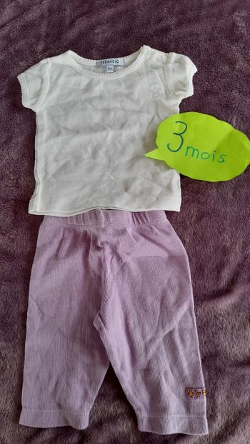 Ensemble tee shirt blanc pantalon rose