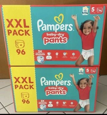 Lot de 2 cartons pampers pants taille 5
