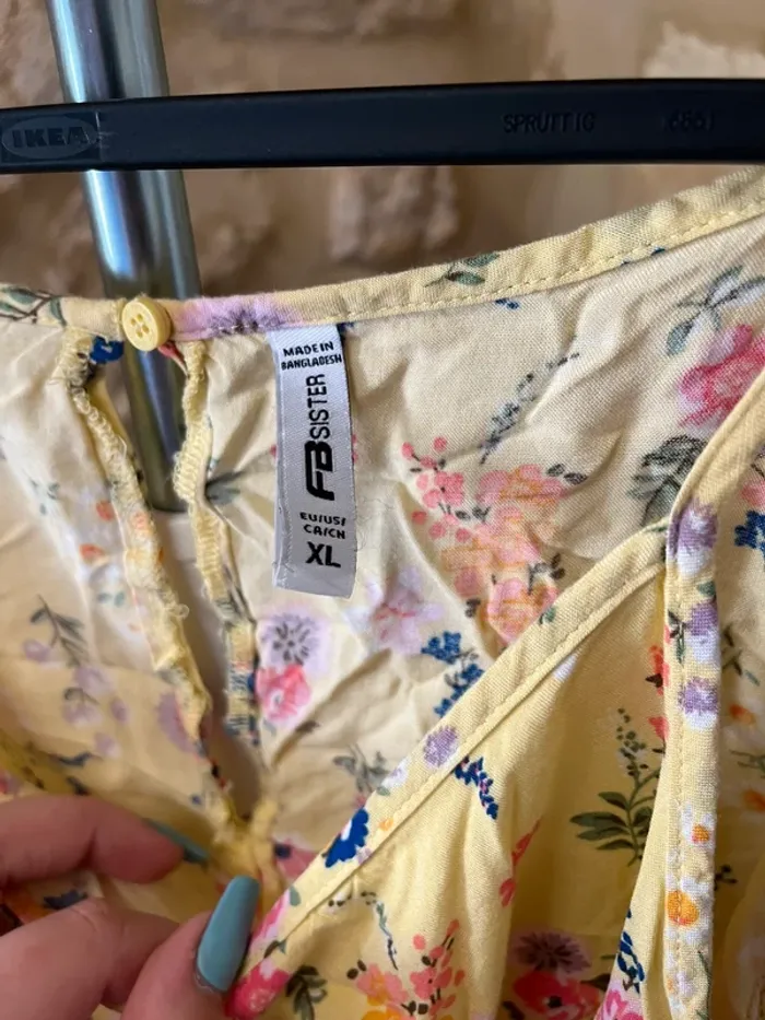Haut jaune fleuri - photo numéro 4