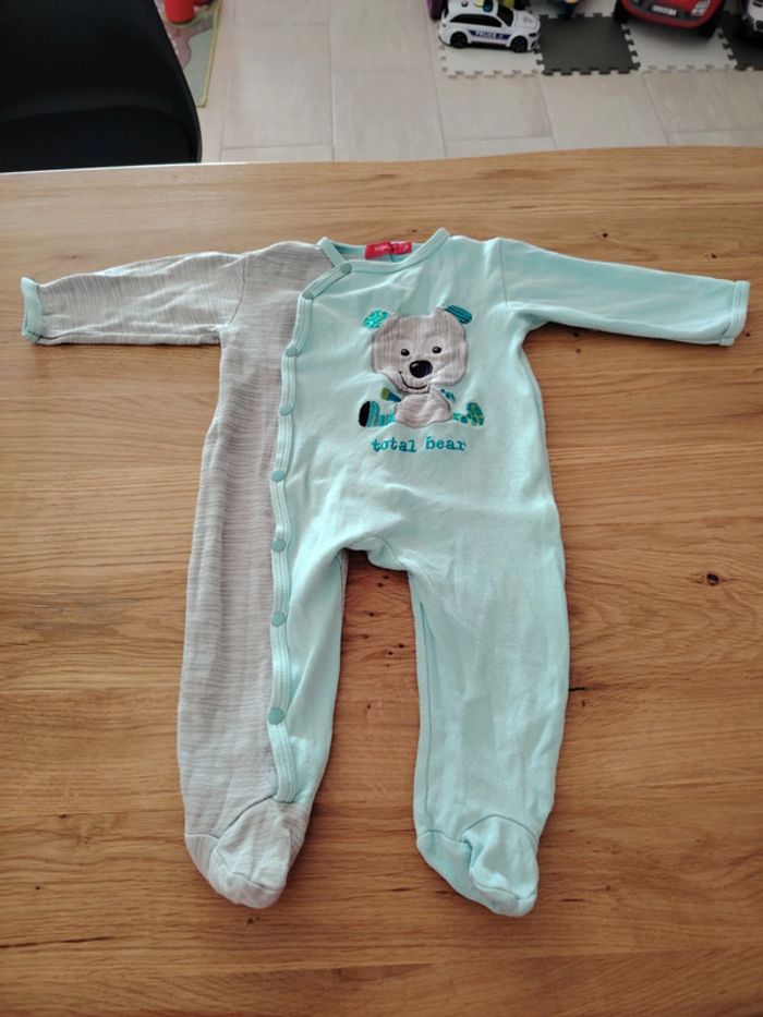 Pyjama taille 12 mois