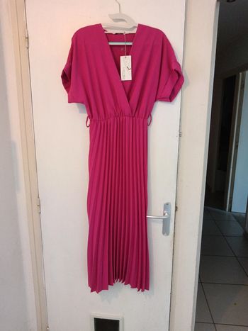 Robe longue plissée fushia