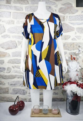 Adorable robe d été à imprimé géométrique abstrait coloré multicolore Femme taille 52 marque Boohoo 🪷