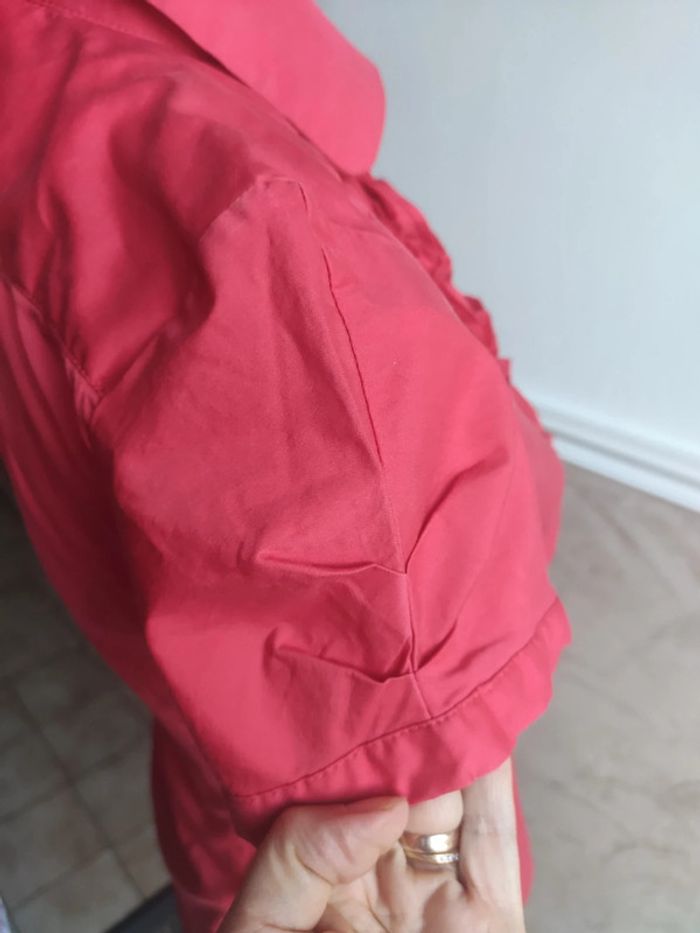 Très joli haut rouge corail - photo numéro 3