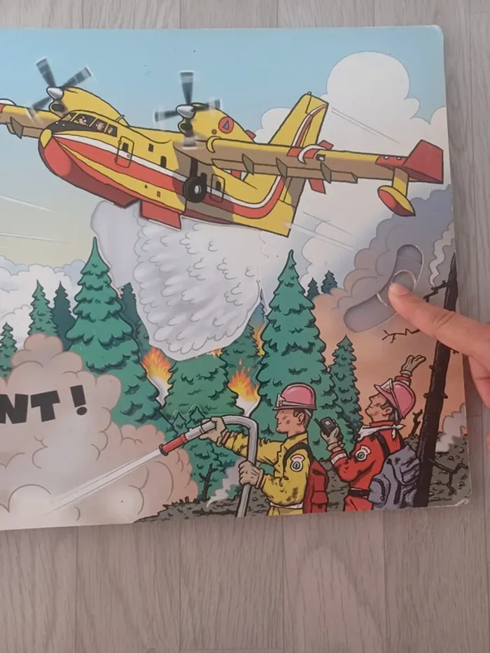 Livre enfant animé sa bouge les secours - photo numéro 10
