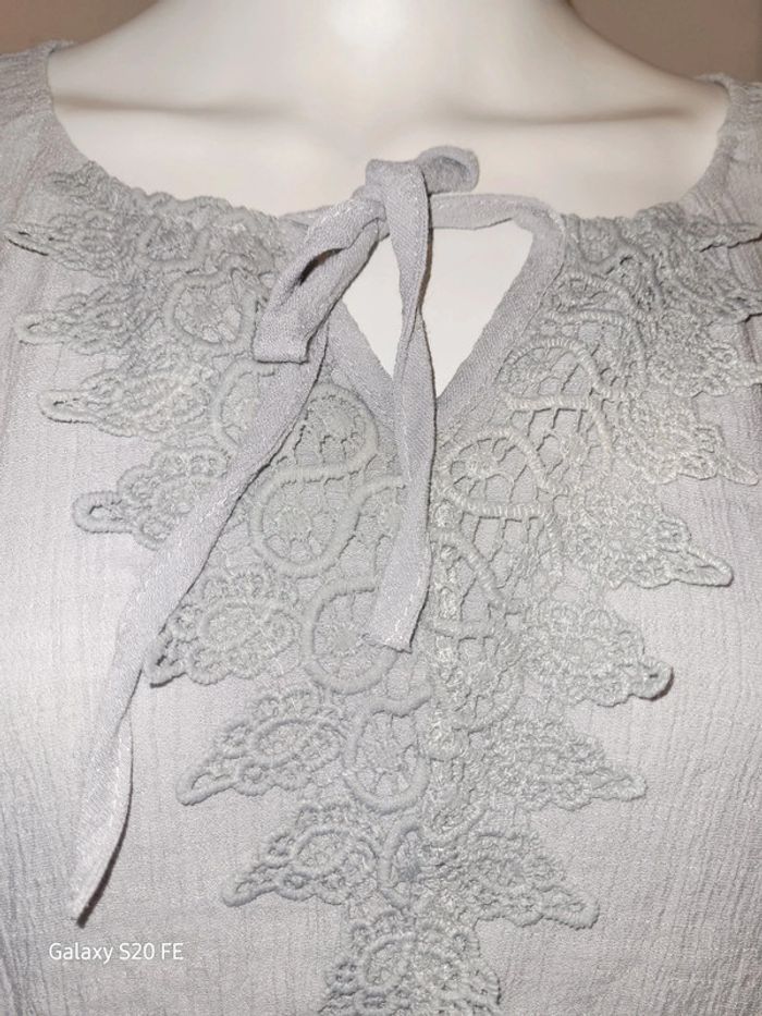 Haut broderies - photo numéro 3