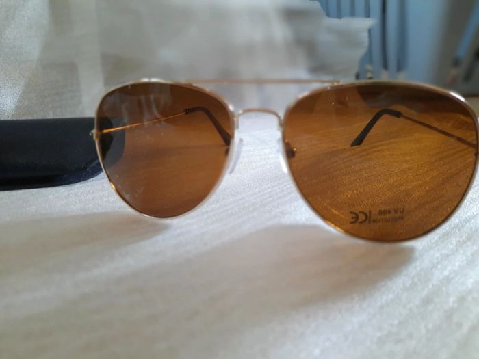 Lunettes de soleil - photo numéro 2