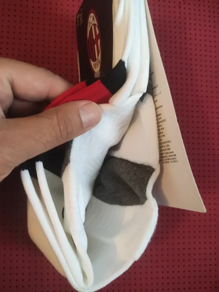 Chaussettes de foot Milan AC, Puma Authentique Officiel taille 31/34, Neuf - photo numéro 5