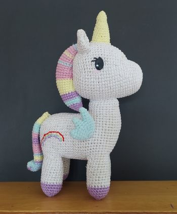 Amigurumi en crochet fait main : la licorne 