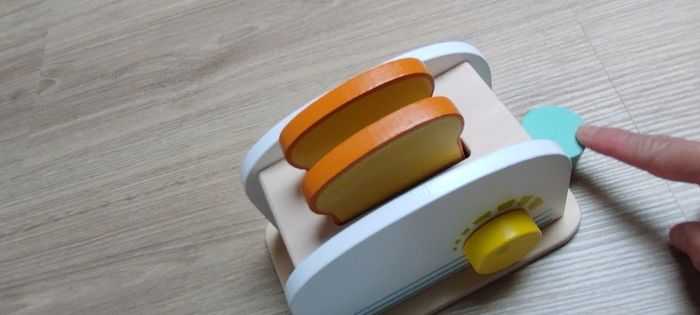 Grille pain jouet bois - photo numéro 2