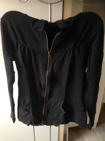 Veste sweat noire fermeture Et capuche