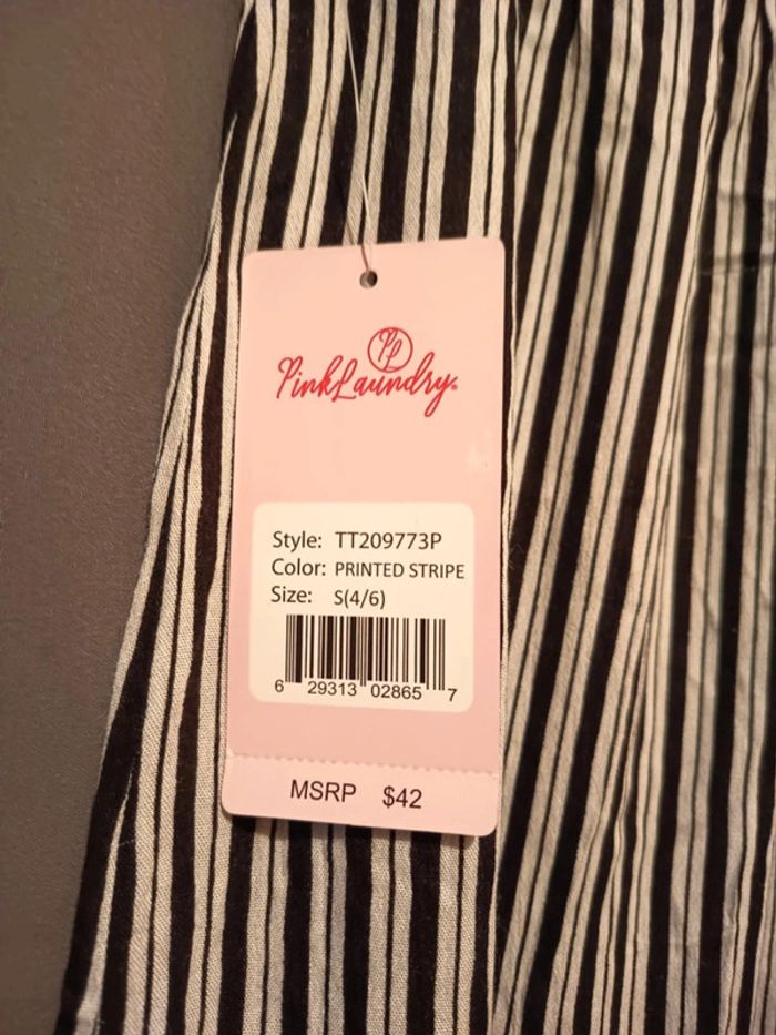 Jupe mi longue. Marque pinklaundry. . Taille smocké. Rayée noire et blanc . - photo numéro 6