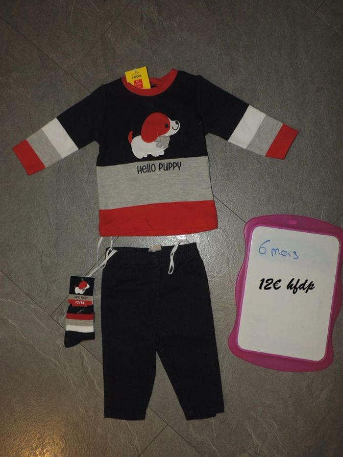 ensemble taille 6 mois neuf