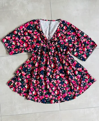 Magnifique robe fleurie neuve