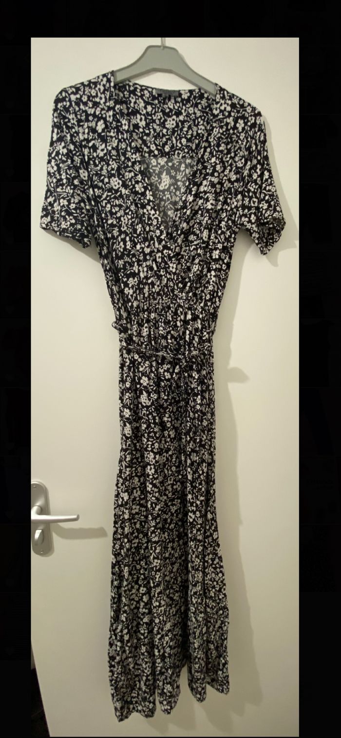 Robe noir blanc taille XS