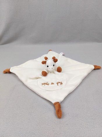 Doudou plat attache tétine Sophie la girafe Vulli crème écru marron sos doudou pro