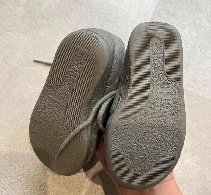 Chaussons taille 24 - photo numéro 5
