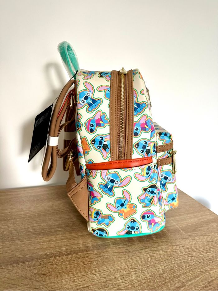 Sac Loungefly backpack Retro Groovy Stitch Disney - photo numéro 4