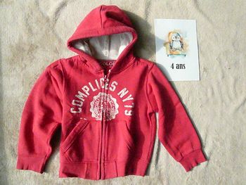 Veste zippée rouge 4 ans (n°10)