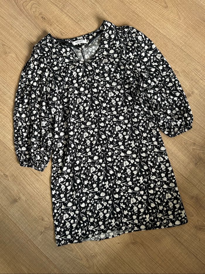 Robe noire et blanche avec manches 3/4 Naf Naf taille 38 TBE - photo numéro 7