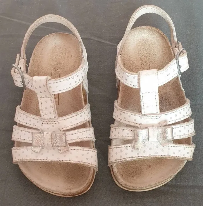 Nu-pieds cuir pointure 22