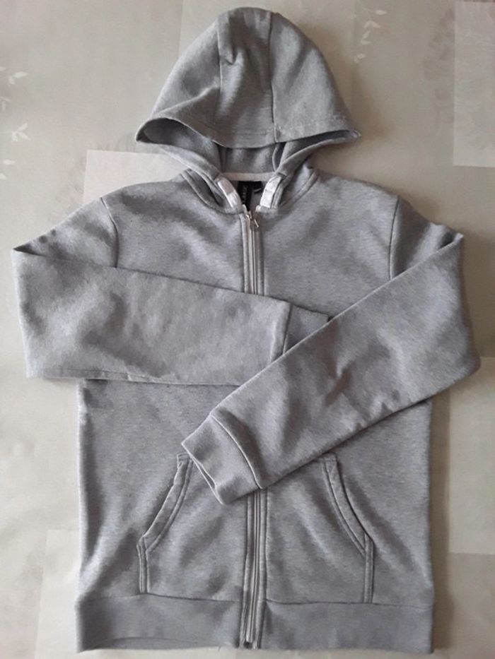 🔵 Sweat Gris en 14 ans 🔵 - photo numéro 6