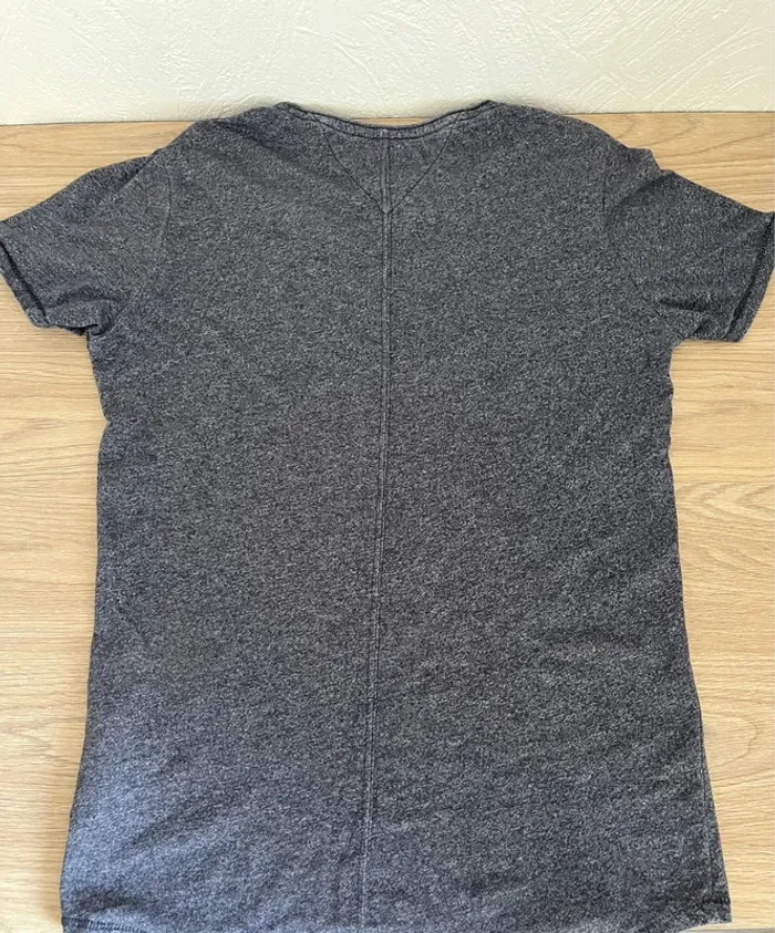 T-shirt gris avec logo brodé original Tommy - photo numéro 4