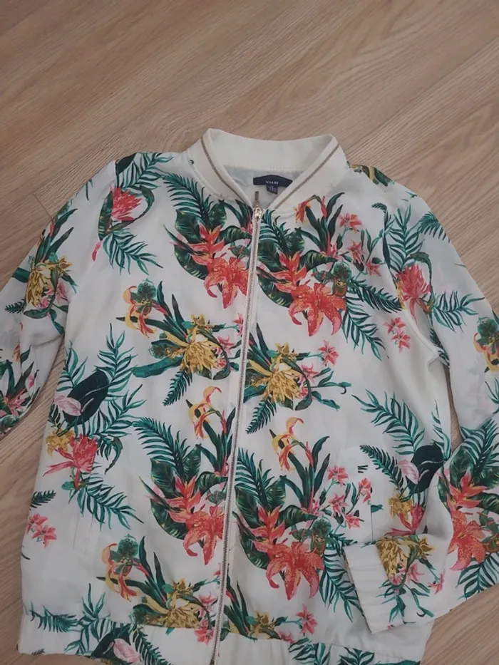 Bomber fleuri