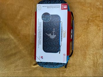 Pochette étui switch Zelda brille dans le noir neuve scellée