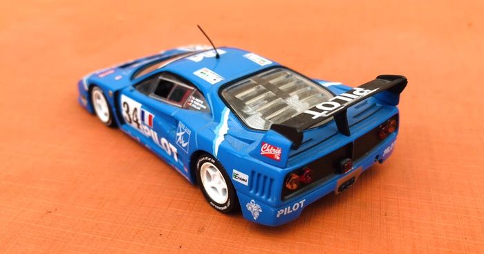 Voiture miniature Ferrari F40 Racing (2003) - photo numéro 3