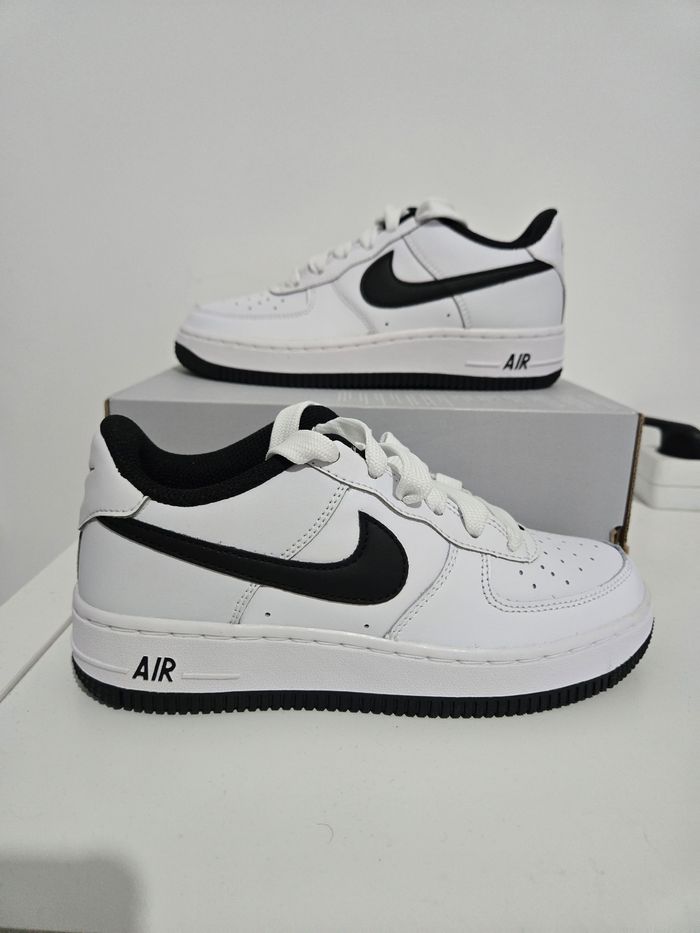 Nike air force 1 taille 35 neuves authentiques blanc noir