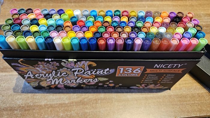 Crayons Acryliques neufs - photo numéro 5