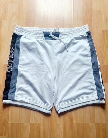 Short Adidas taille XL