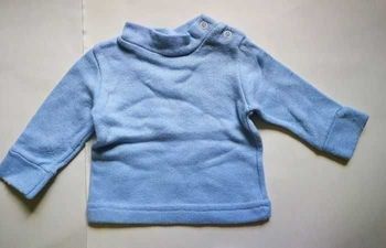 Pull bleu 1 mois