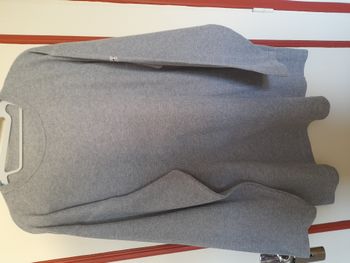 Pull gris