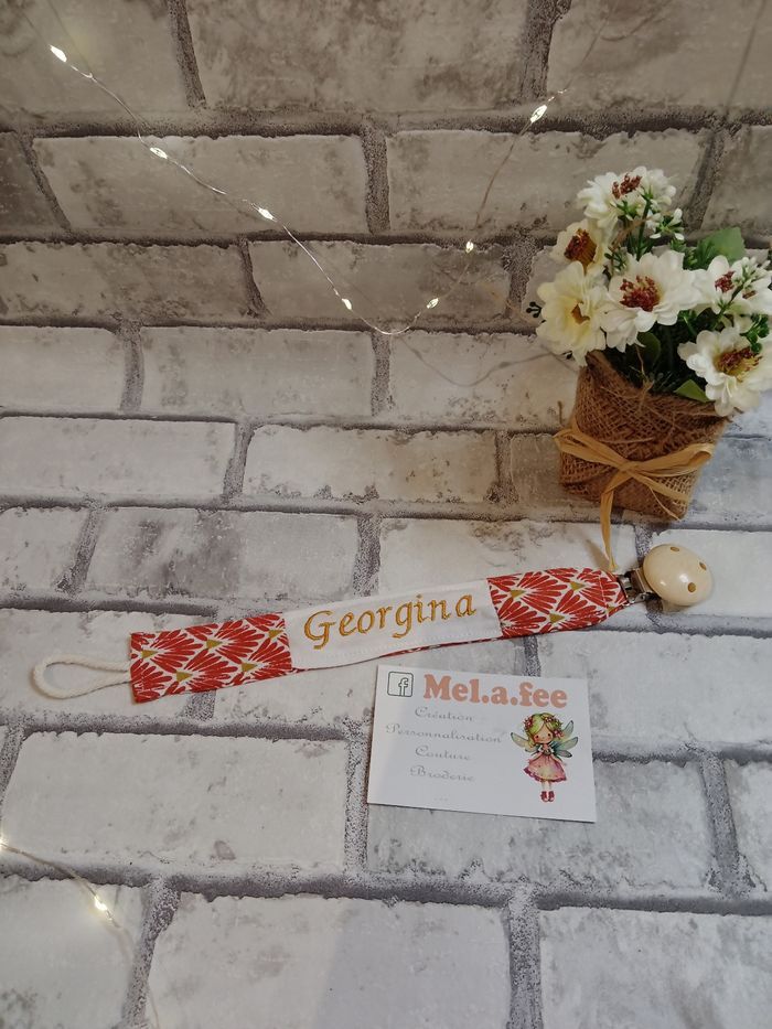 Attache tétine personnalisée