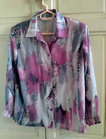 Chemise manches longues rose femme/ taille 42/ tres bon etat.
