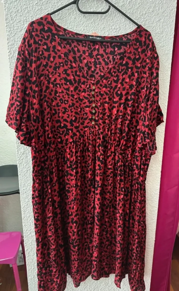 Robe Balsamik neuve taille 52