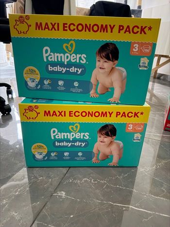 Couches Pampers taille 3 136 couches x2 baby-dry