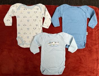 Lot de 3 bodys, 3-6 mois, marque Absorba