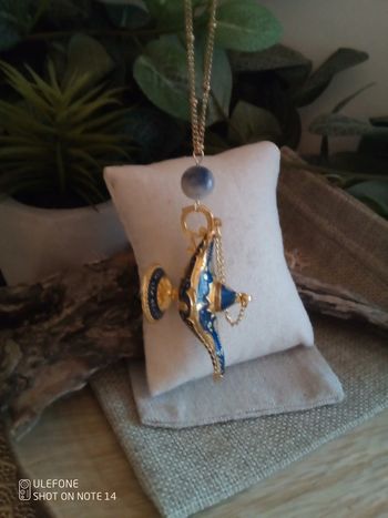 Collier pendentif lampe de génie et pierre de dumortiérite