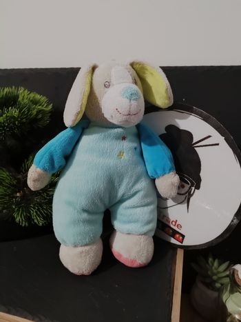 doudou peluche chien sucre d'orge bleu gris étoiles blanc vert rouge DD003201