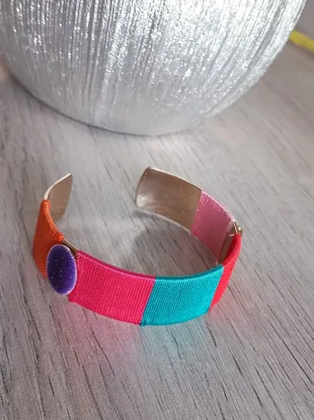 Bracelet ikita demi jonc neuf