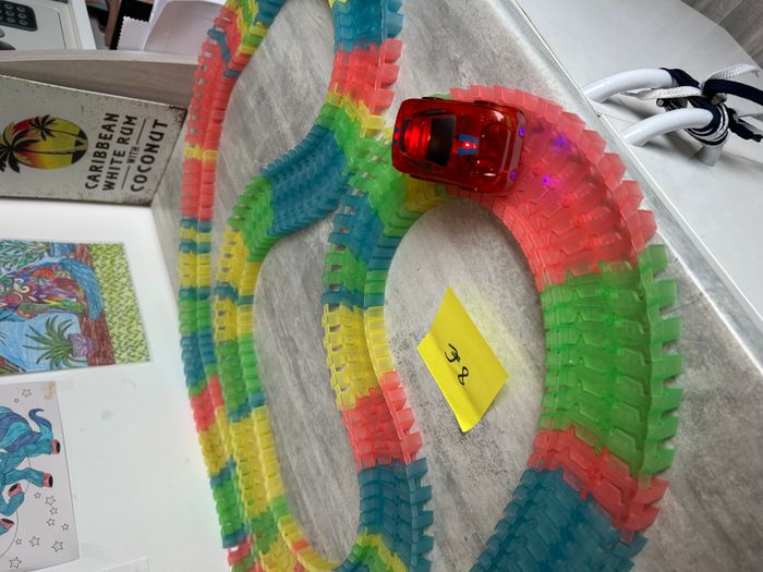 Magic tracks circuit modulable et lumineux avec une voiture avec la boite d'origine - photo numéro 5