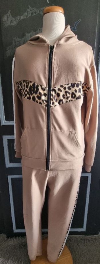 Ensemble de sport beige et léopard taille L-XL